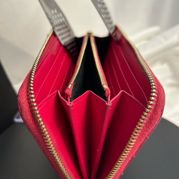 Saint Laurent Matelasse Grain de
Poudre Monogram Zip Around - Picture 8 of 16